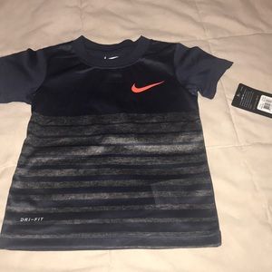 Nike toddler boy top